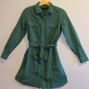 Banana Republic, button down green dress w/ribbon. Side and front pockets